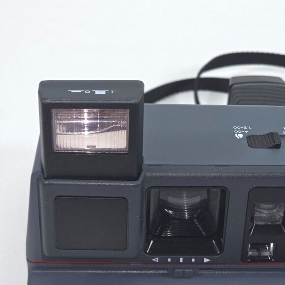 Vintage Polaroid Impulse 600 Instant Film Camera With Flash & Strap EUC UNTESTED - Picture 11 of 13